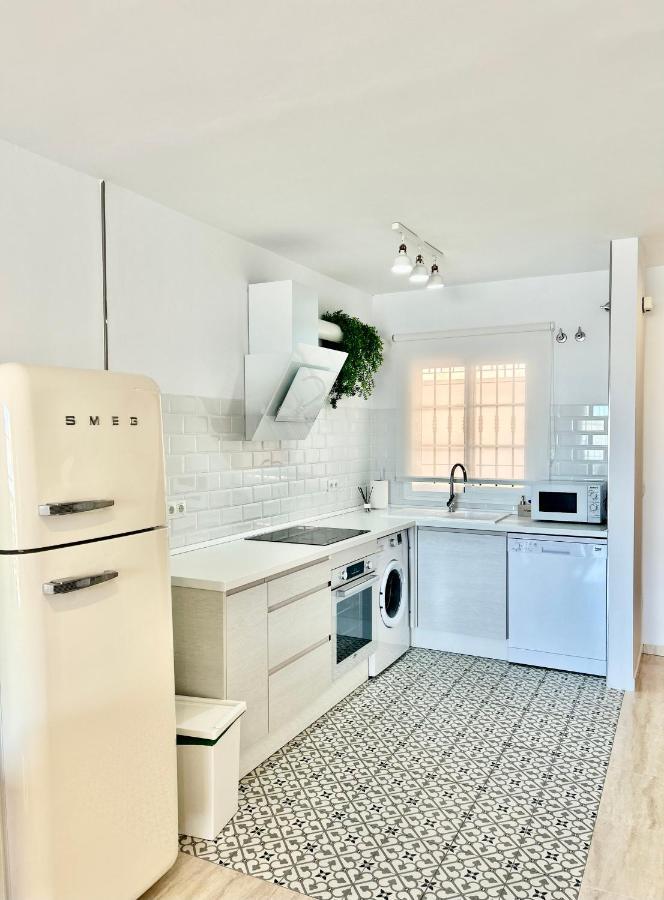 Apartamentos Pacifico Nerja Bagian luar foto